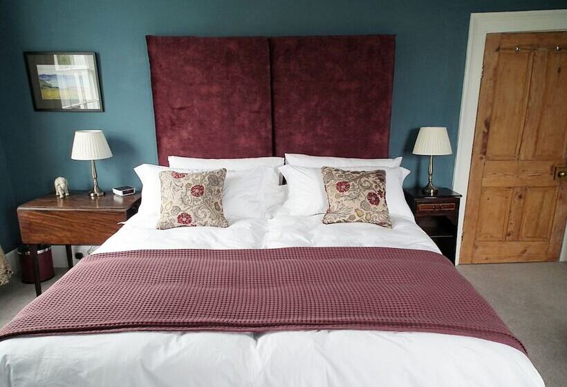 اتاق لوکس با چشم‌انداز باغ, Upper Buckton B&b