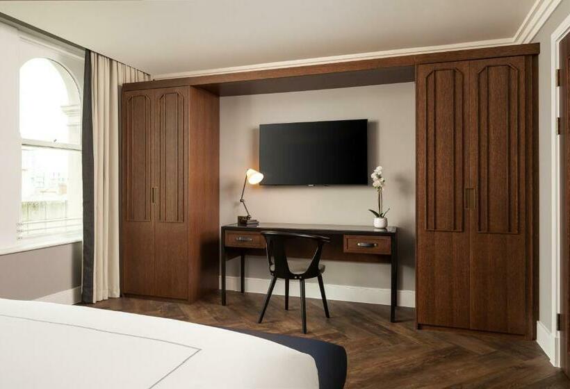 高级套房, The Parkgate