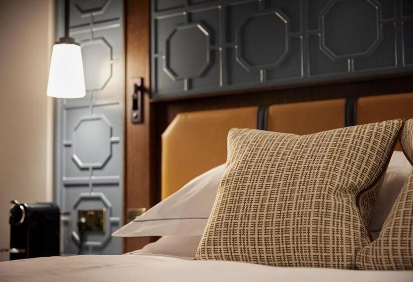 豪华套房, The Parkgate