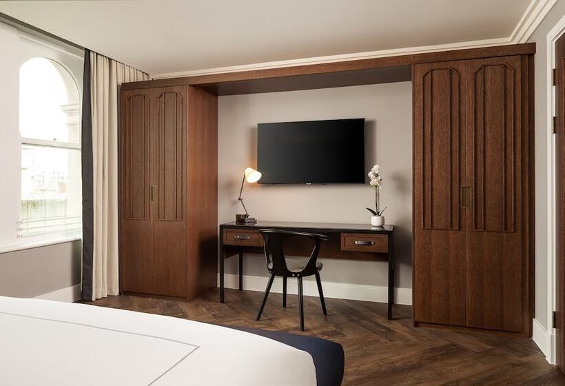 高级套房, The Parkgate