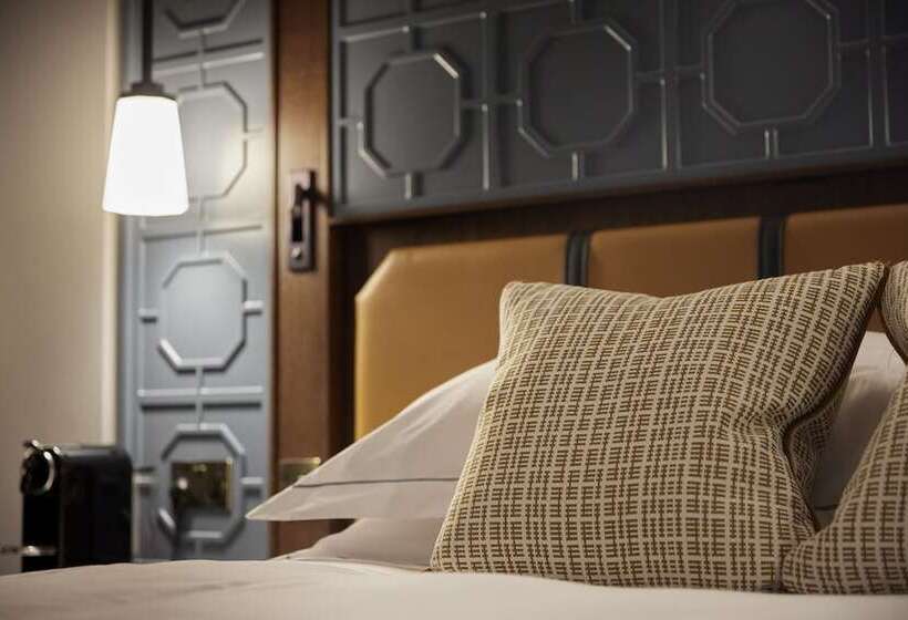 豪华套房, The Parkgate