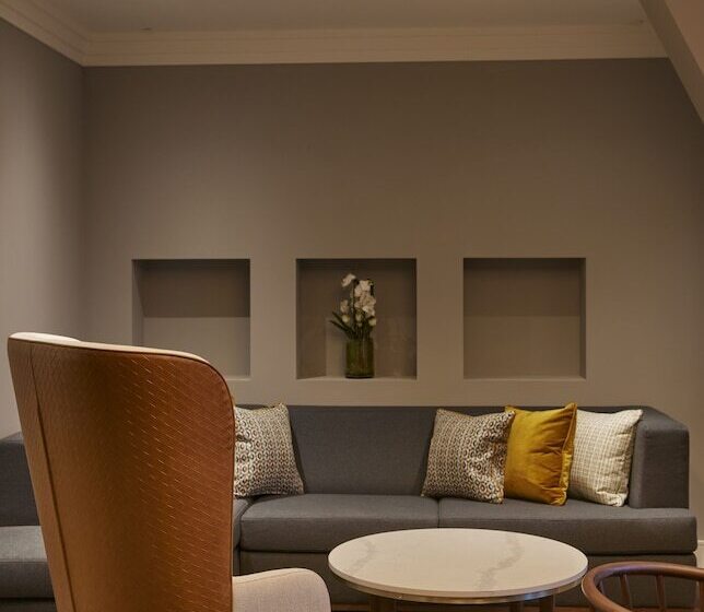 豪华套房, The Parkgate