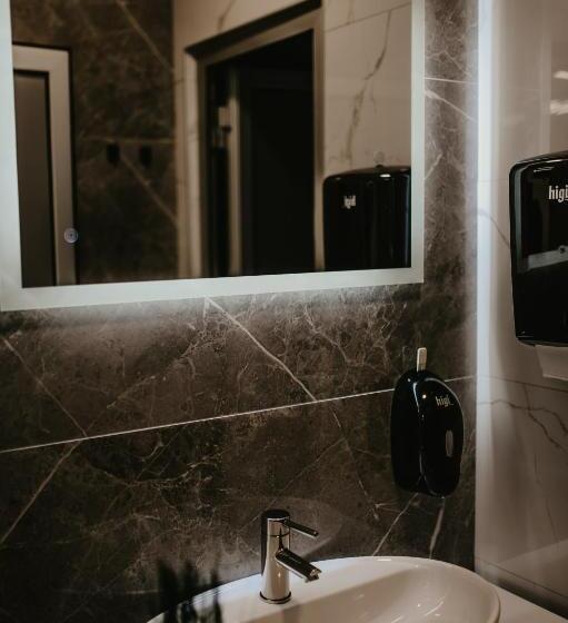 اتاق لوکس یک تخته, Vertigos