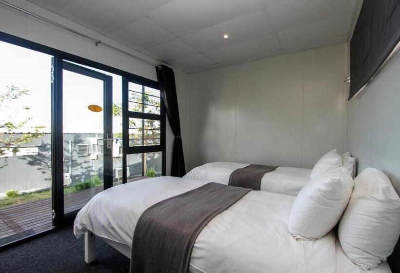 Номер Стандарт, Sleepover Kmia