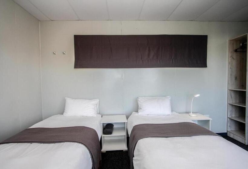 Номер Стандарт, Sleepover Kmia