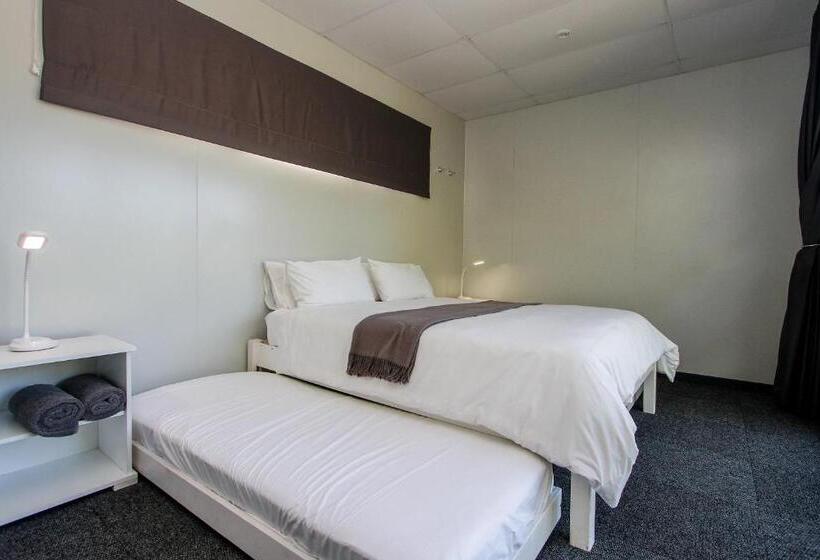 Семейный Номер, Sleepover Kmia