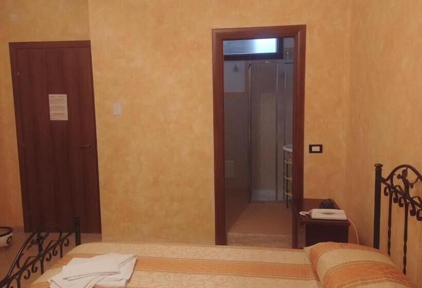 غرفة قياسية, Paradise House