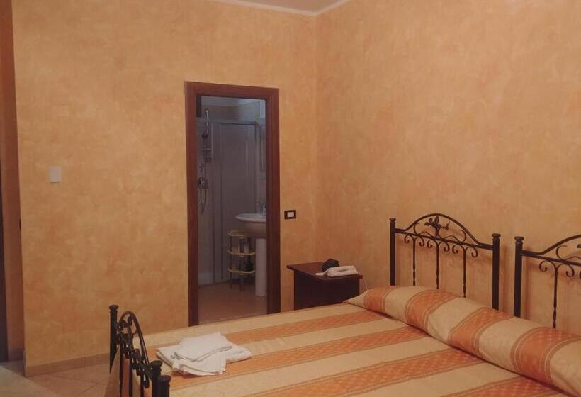 غرفة قياسية, Paradise House