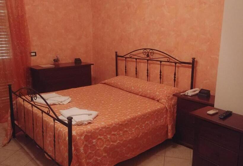Номер Стандарт Трехместный, Paradise House