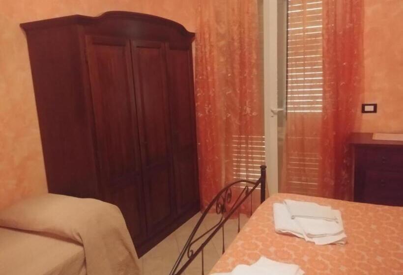 Номер Стандарт Трехместный, Paradise House