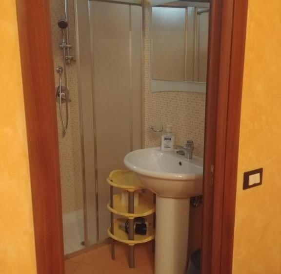 غرفة قياسية, Paradise House