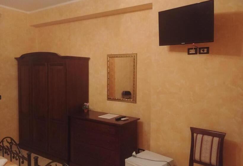 غرفة قياسية, Paradise House