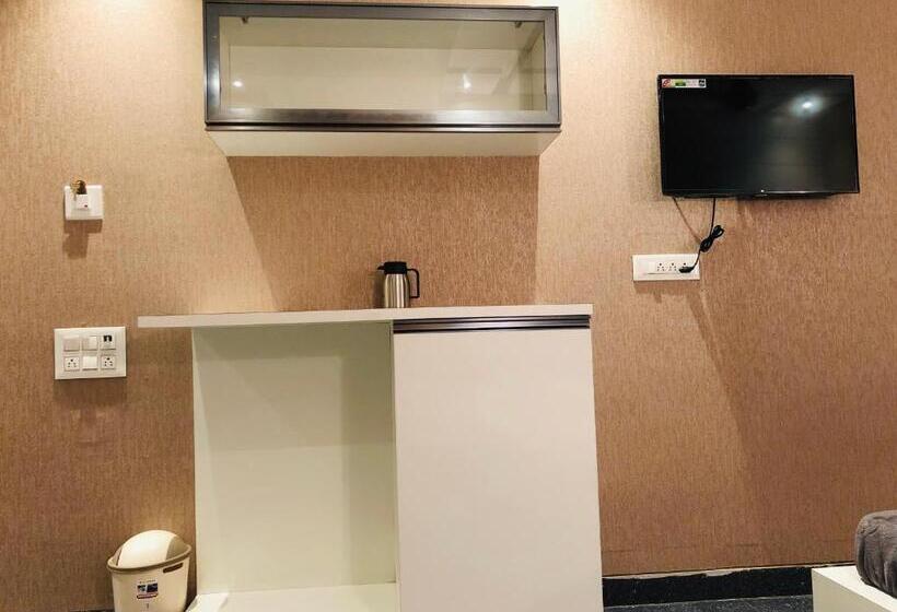 Студио Стандарт Кровать Кинг, C M Hotel New