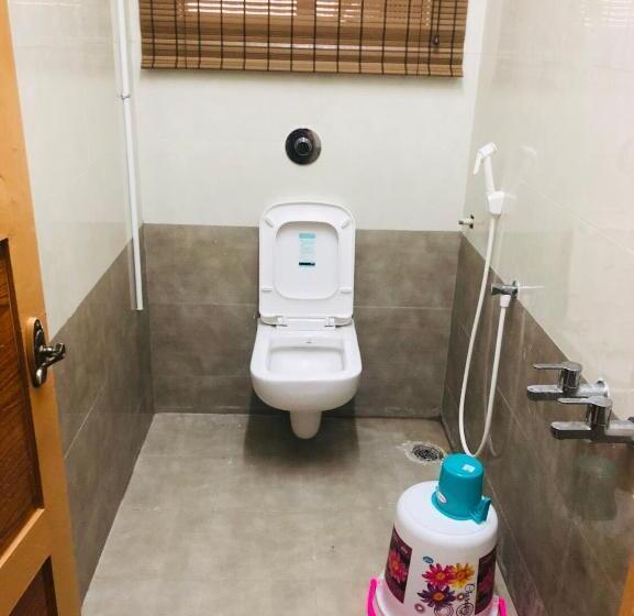 豪华房间, C M Hotel New