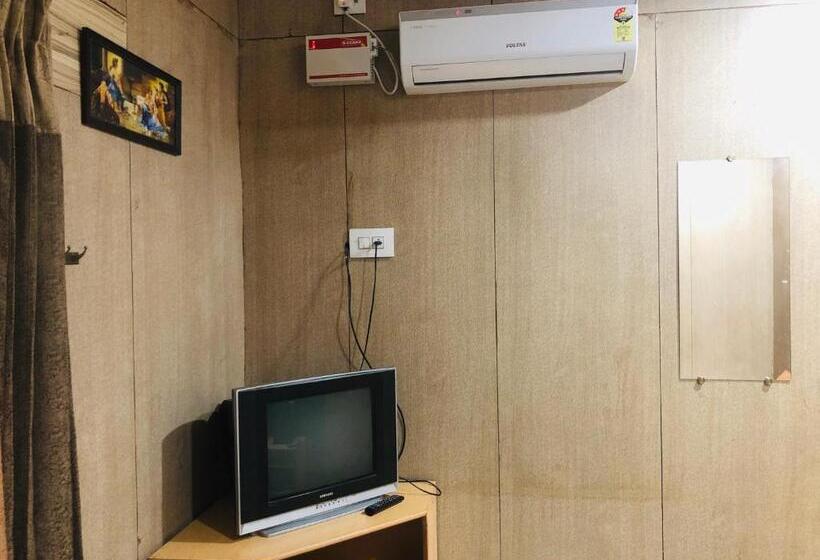 Номер Deluxe, C M Hotel New