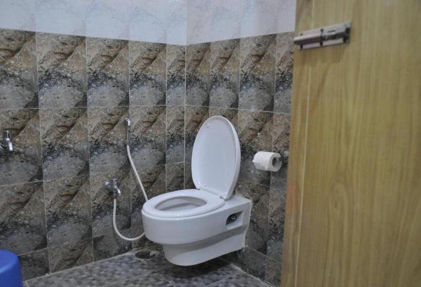 Трехместный Номер Deluxe, C M Hotel New