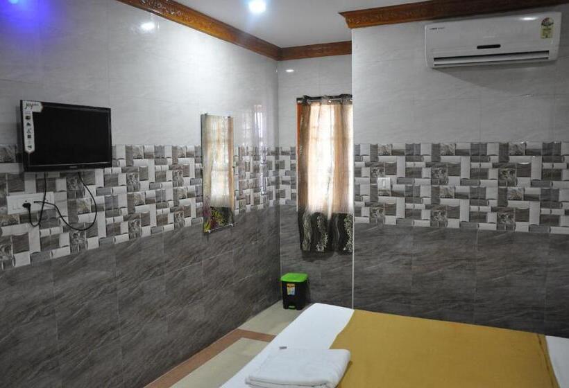Трехместный Номер Deluxe, C M Hotel New