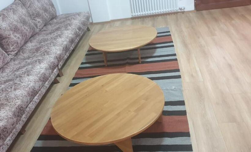 컴포트 트리플 룸, Bujtinat E Lugines Valbone