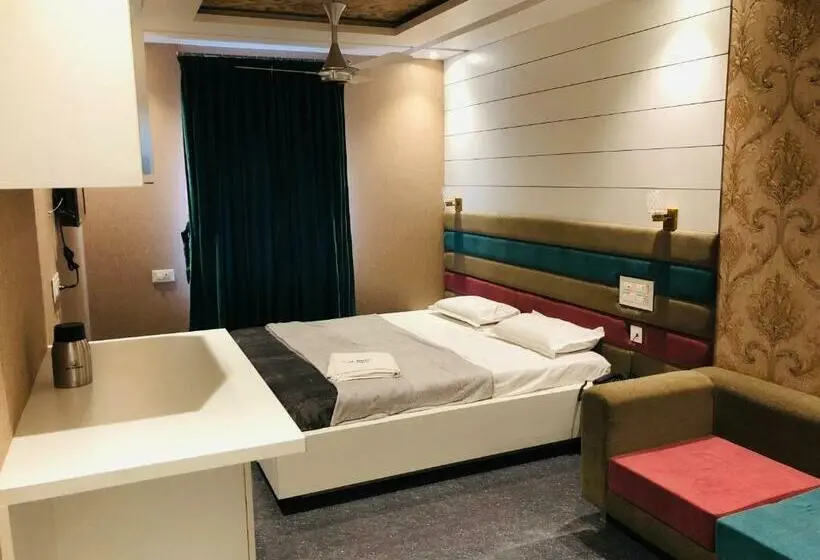キングサイドベッドのスタンダードワンルーム, C M Hotel New