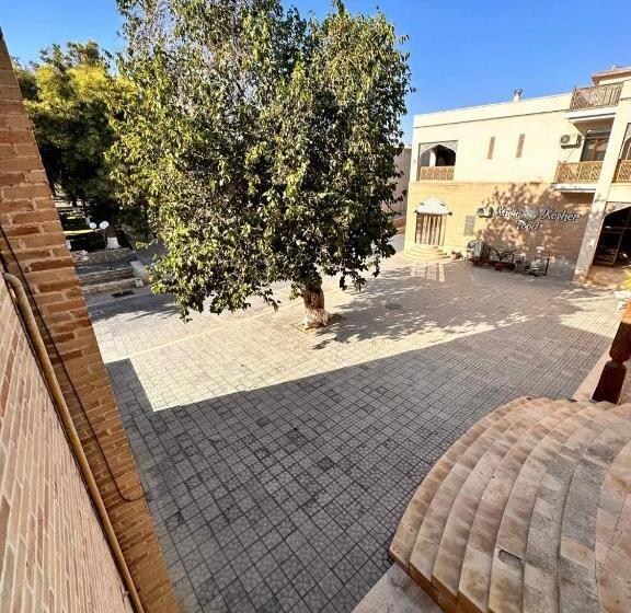 غرفة قياسية فردية, Munis