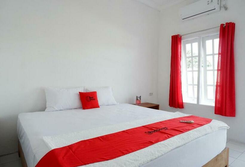 Номер Deluxe, Reddoorz Plus Near Ums Solo