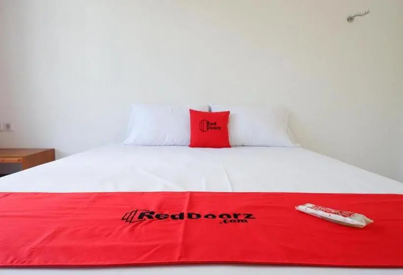 Deluxe Rum, Reddoorz Plus Near Ums Solo