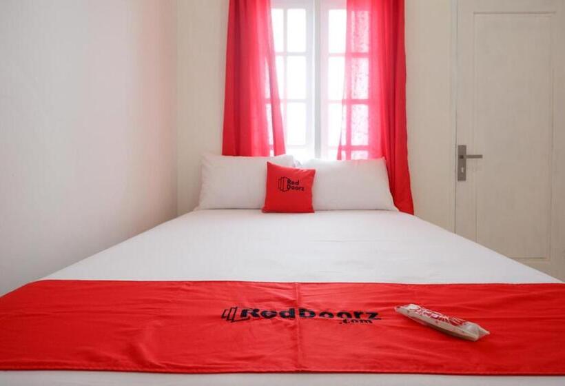 Номер Стандарт, Reddoorz Plus Near Ums Solo