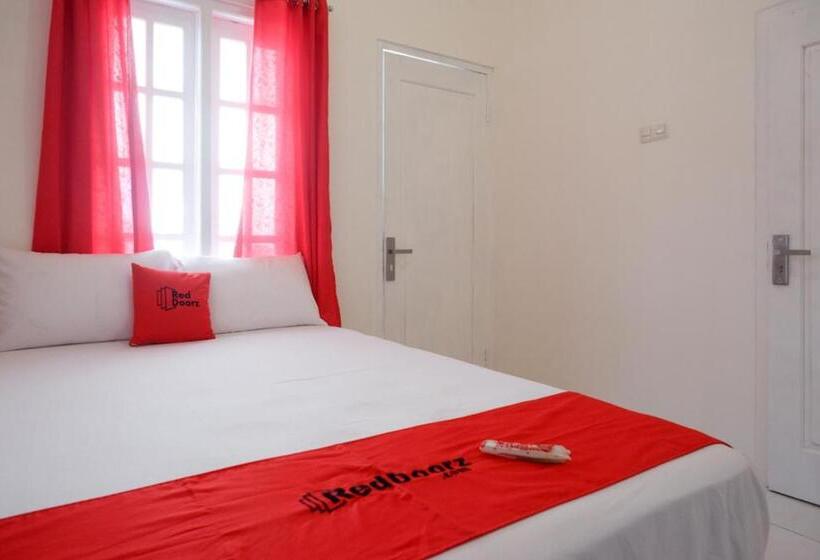 Номер Стандарт, Reddoorz Plus Near Ums Solo