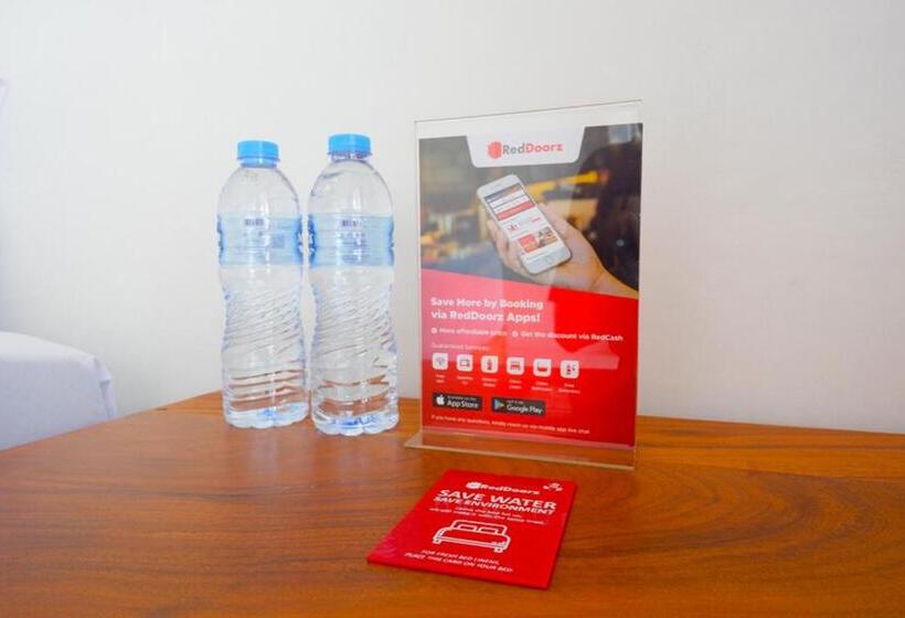 Номер Стандарт, Reddoorz Plus Near Ums Solo