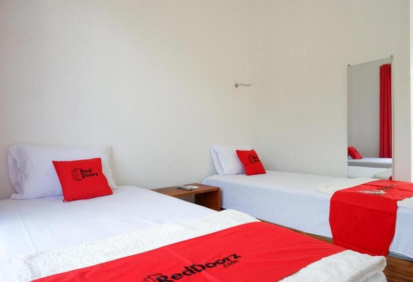 Номер Стандарт, Reddoorz Plus Near Ums Solo