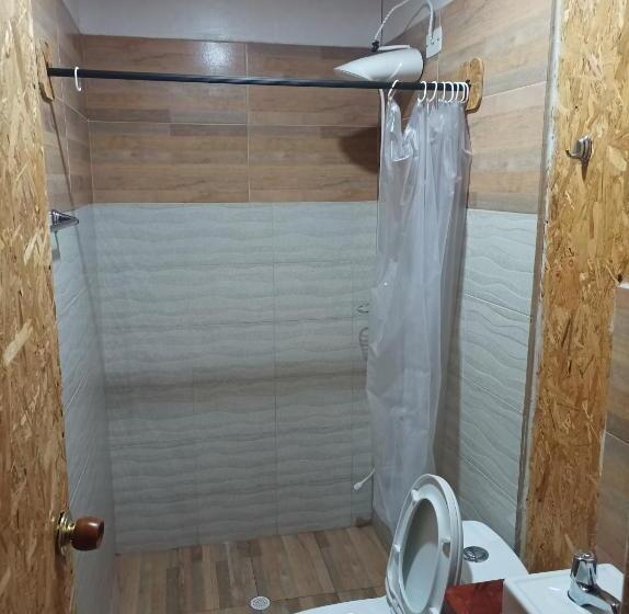 חדר משפחתי, Gll