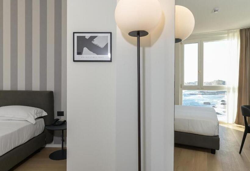 家庭间, Punta Tipa