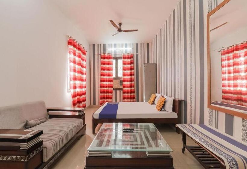 غرفة إدارية ثلاثية, Spot On Sahyadri Inn