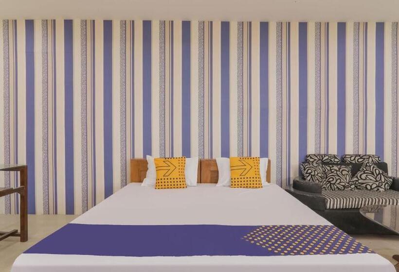 غرفة إدارية ثلاثية, Spot On Sahyadri Inn