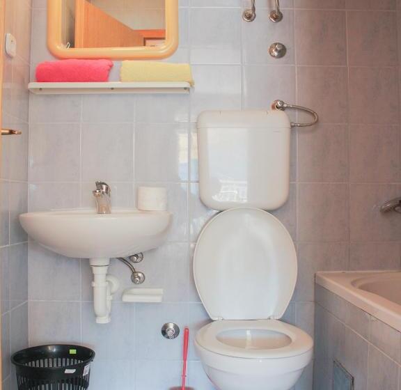 Triple Room Sea View, Apartmans And Rooms Mato