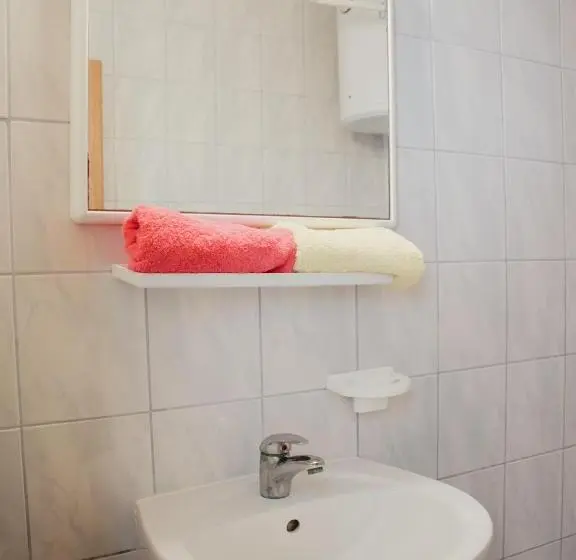اتاق خانوادگی با چشمانداز دریا, Apartmans And Rooms Mato