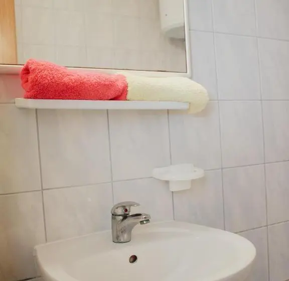 اتاق خانوادگی با چشمانداز دریا, Apartmans And Rooms Mato