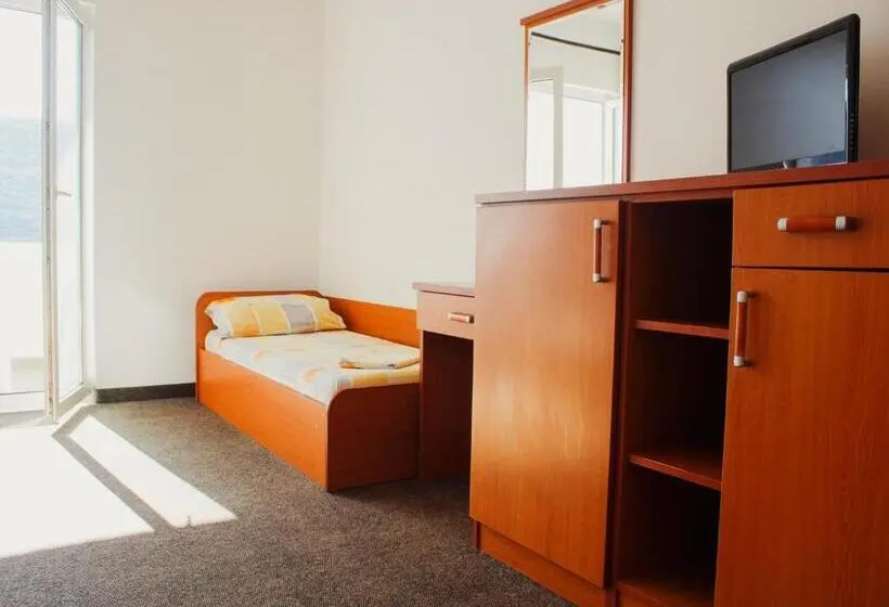 اتاق خانوادگی با چشمانداز دریا, Apartmans And Rooms Mato