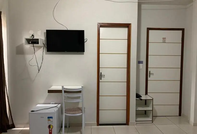 デラックスの4人部屋, Alelos