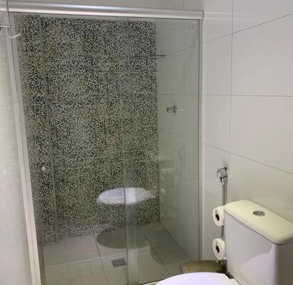 חדר דלוקס לארבעה, Alelos