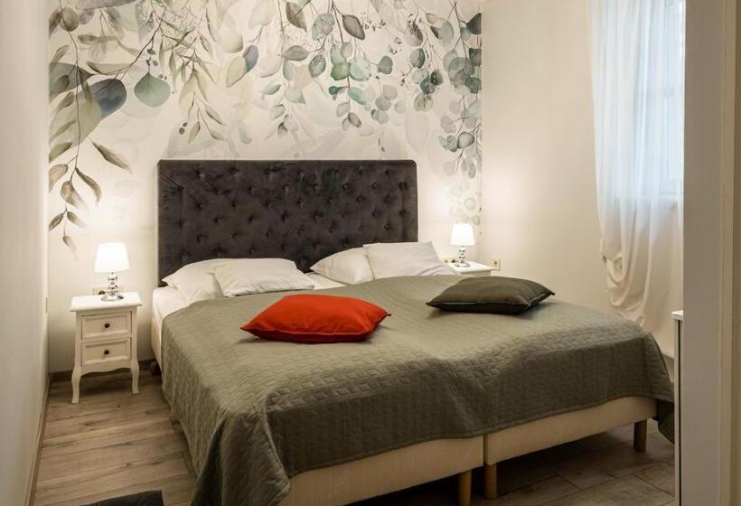 ベーシックルーム, Neptun Badacsony