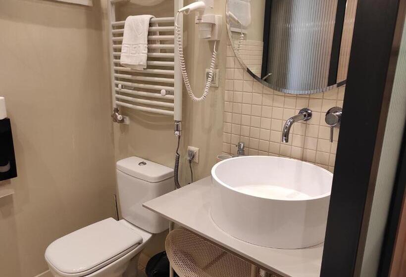 ベーシックルーム, Neptun Badacsony