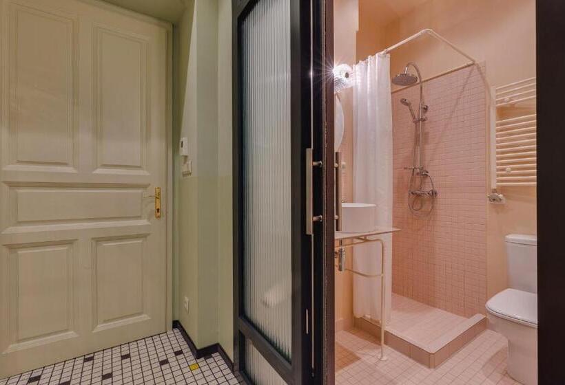 ベーシックルーム, Neptun Badacsony