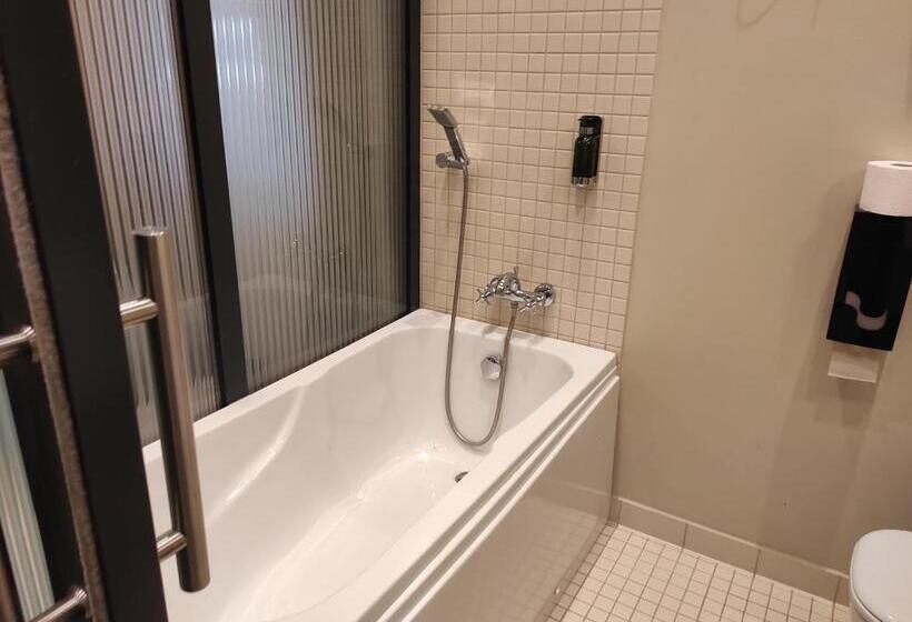 ベーシックルーム, Neptun Badacsony