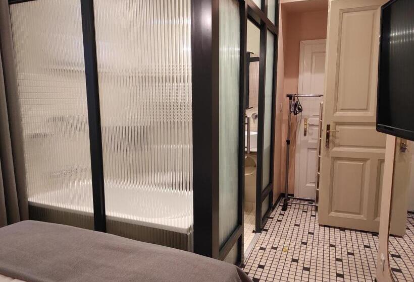 ベーシックルーム, Neptun Badacsony