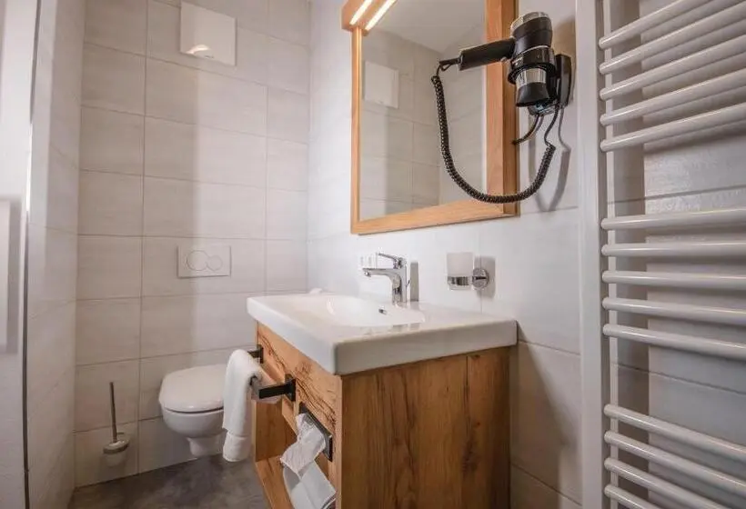 スタンダードスタジオ, Kopeindlgut Apartments
