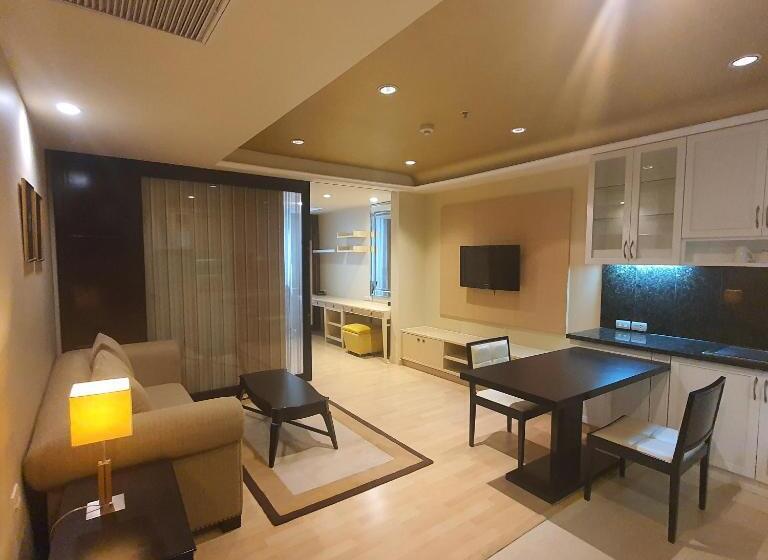 جناح, Admiral Premier Bangkok