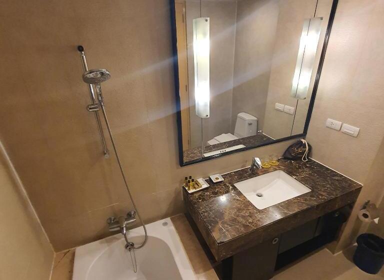 إستوديو سوبيريور, Admiral Premier Bangkok