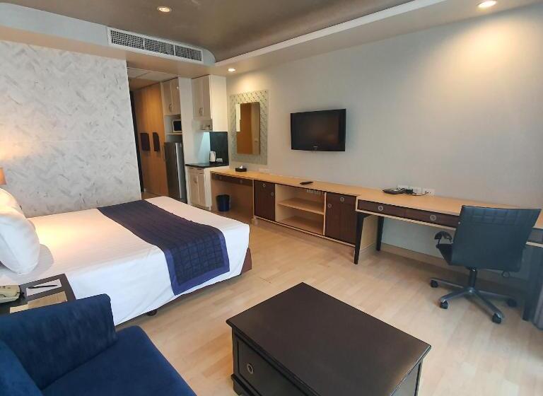 إستوديو سوبيريور, Admiral Premier Bangkok