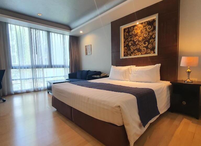 إستوديو سوبيريور, Admiral Premier Bangkok